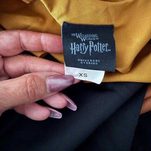 Harry Potter Hufflepuff Robe With Hood & Crest Size XS - Picture 8 of 9